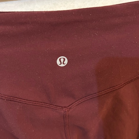 Lululemon Back In Action
Jogger Women's Burgundy - Picture 6 of 8